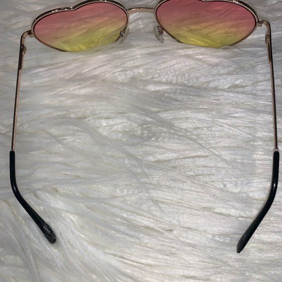 Heart glasses - Picture 2 of 3